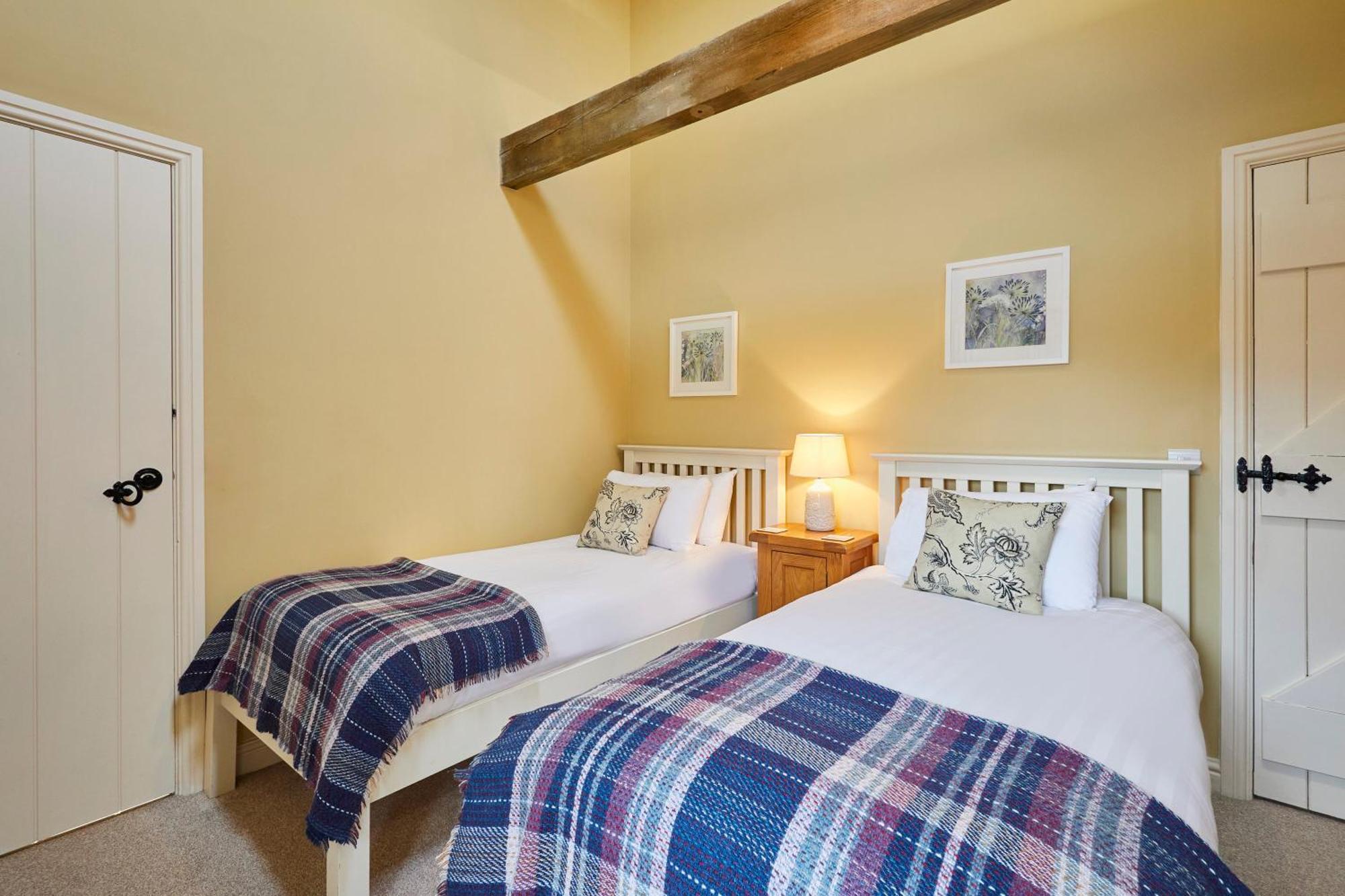 Host & Stay - Tithe Barn Cottages Easington Buitenkant foto